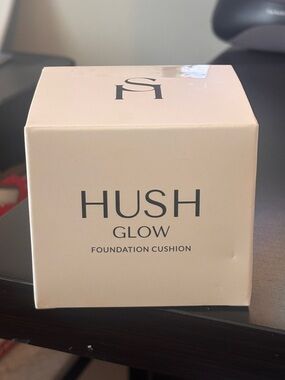 NEW Hush Glow Foundation Cushion IVORY MH3220 (.63 oz / 18g) Exp 10/2030- SEALED
